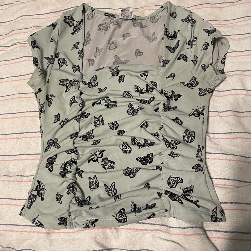 5/$25 SALE Rue21 Butterfly Print Blouse - Light Green